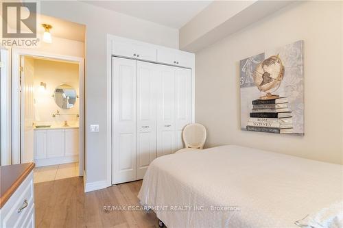 607 - 40 Old Mill Road, Oakville (Old Oakville), ON - Indoor Photo Showing Bedroom