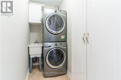 607 - 40 Old Mill Road, Oakville (Old Oakville), ON - Indoor Photo Showing Laundry Room