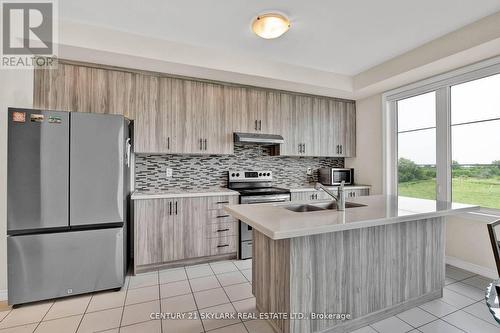 15 Bretlon Street, Brampton, ON - Indoor Photo Showing Kitchen With Stainless Steel Kitchen With Double Sink With Upgraded Kitchen