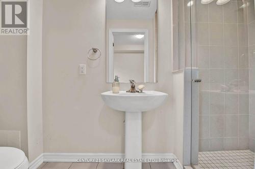 15 Bretlon Street, Brampton, ON - Indoor Photo Showing Bathroom