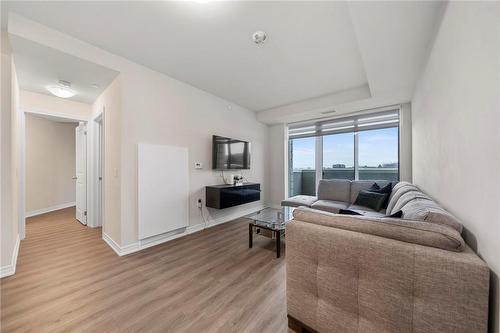 2750 King Street E|Unit #215, Hamilton, ON - Indoor Photo Showing Living Room