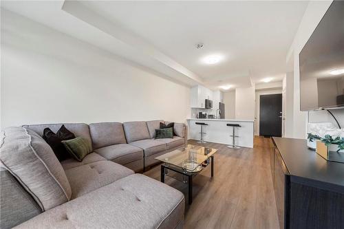 2750 King Street E|Unit #215, Hamilton, ON - Indoor Photo Showing Living Room