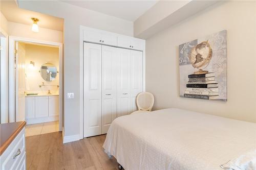 40 Old Mill Road|Unit #607, Oakville, ON - Indoor Photo Showing Bedroom