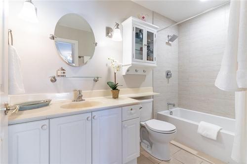 40 Old Mill Road|Unit #607, Oakville, ON - Indoor Photo Showing Bathroom