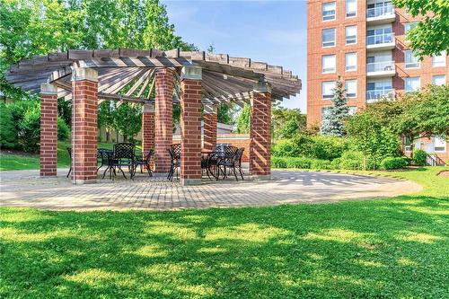 Outdoor Gazebo and Grass Area - 40 Old Mill Road|Unit #607, Oakville, ON - Outdoor