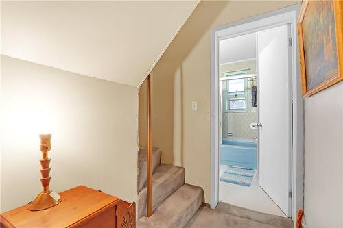 560 Aberdeen Avenue, Hamilton, ON - Indoor Photo Showing Other Room