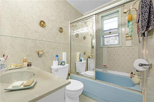 560 Aberdeen Avenue, Hamilton, ON - Indoor Photo Showing Bathroom