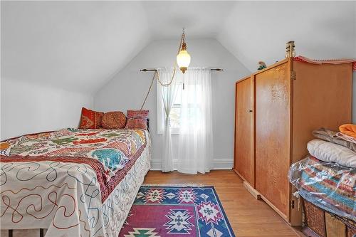 560 Aberdeen Avenue, Hamilton, ON - Indoor Photo Showing Bedroom