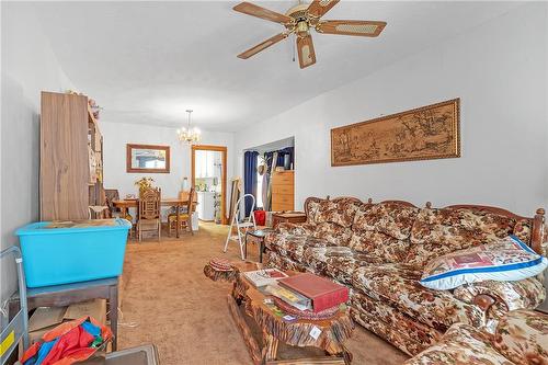 560 Aberdeen Avenue, Hamilton, ON - Indoor Photo Showing Living Room