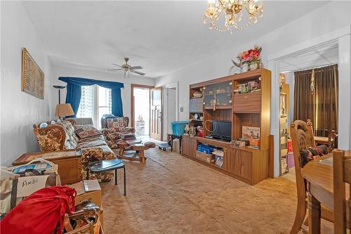 560 Aberdeen Avenue, Hamilton, ON - Indoor Photo Showing Living Room