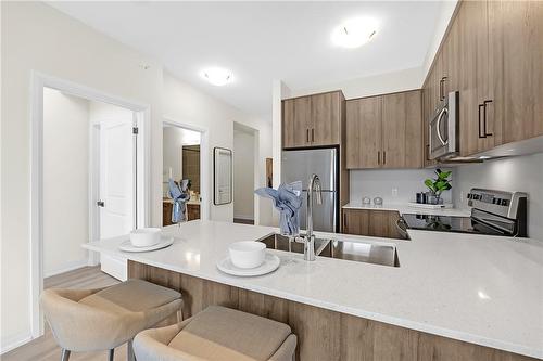 120 Spring Valley Crescent|Unit #410, Hamilton, ON - Indoor Photo Showing Kitchen With Double Sink With Upgraded Kitchen