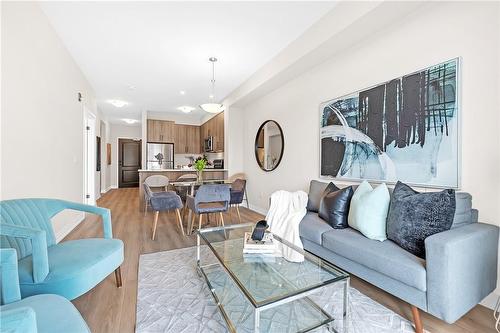 120 Spring Valley Crescent|Unit #410, Hamilton, ON - Indoor Photo Showing Living Room