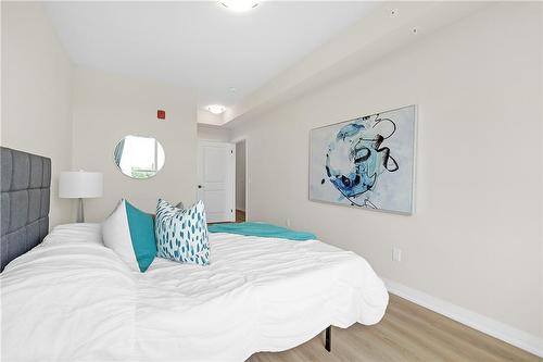 120 Spring Valley Crescent|Unit #410, Hamilton, ON - Indoor Photo Showing Bedroom