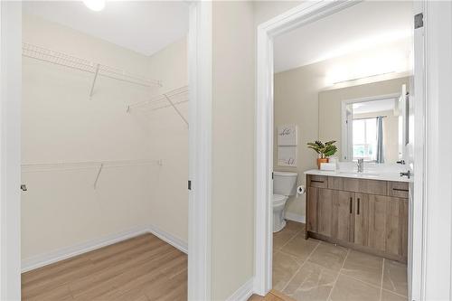 120 Spring Valley Crescent|Unit #410, Hamilton, ON - Indoor Photo Showing Bathroom