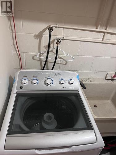 Bsmt# 1 - 160 Delmar Drive, Hamilton, ON - Indoor Photo Showing Laundry Room