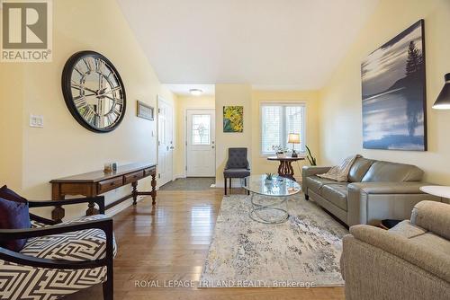 87 Pine Valley Drive, St. Thomas, ON - Indoor Photo Showing Living Room