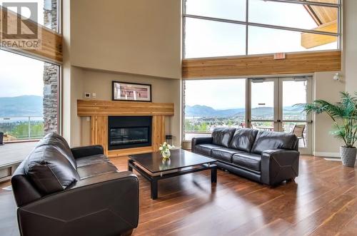 3229 Skyview Lane Unit# 102, West Kelowna, BC - Indoor Photo Showing Living Room With Fireplace