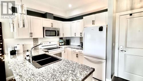 3229 Skyview Lane Unit# 102, West Kelowna, BC - Indoor Photo Showing Kitchen With Double Sink