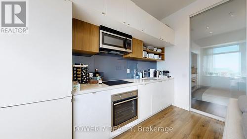 1526 - 111 St Clair Avenue, Toronto (Yonge-St. Clair), ON - Indoor Photo Showing Kitchen