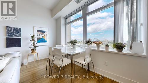 1526 - 111 St Clair Avenue, Toronto (Yonge-St. Clair), ON - Indoor Photo Showing Dining Room