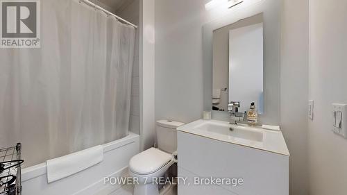 1526 - 111 St Clair Avenue, Toronto (Yonge-St. Clair), ON - Indoor Photo Showing Bathroom