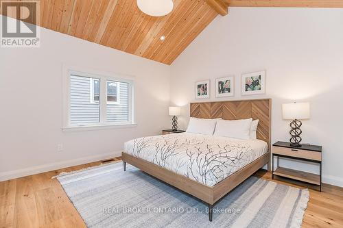 8 - 1841 Muskoka Road 118 W, Bracebridge, ON - Indoor Photo Showing Bedroom