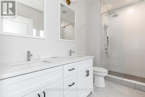 8 - 1841 Muskoka Road 118 W, Bracebridge, ON - Indoor Photo Showing Bathroom