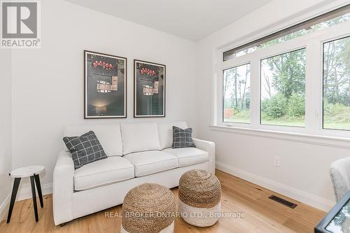 8 - 1841 Muskoka Road 118 W, Bracebridge, ON - Indoor Photo Showing Living Room