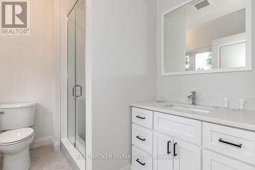 8 - 1841 Muskoka Road 118 W, Bracebridge, ON - Indoor Photo Showing Bathroom