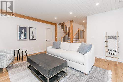 8 - 1841 Muskoka Road 118 W, Bracebridge, ON - Indoor Photo Showing Living Room