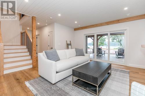 8 - 1841 Muskoka Road 118 W, Bracebridge, ON - Indoor Photo Showing Living Room