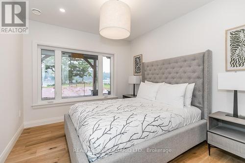 8 - 1841 Muskoka Road 118 W, Bracebridge, ON - Indoor Photo Showing Bedroom