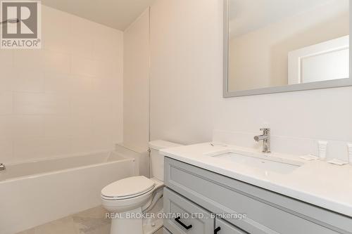 8 - 1841 Muskoka Road 118 W, Bracebridge, ON - Indoor Photo Showing Bathroom