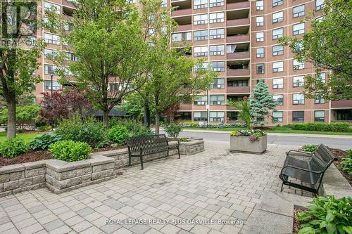 909 - 714 The West Mall W, Toronto (Eringate-Centennial-West Deane), ON - Outdoor With Balcony With Facade