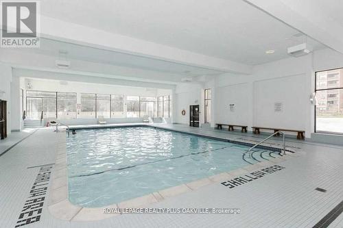 909 - 714 The West Mall W, Toronto (Eringate-Centennial-West Deane), ON - Indoor Photo Showing Other Room With In Ground Pool