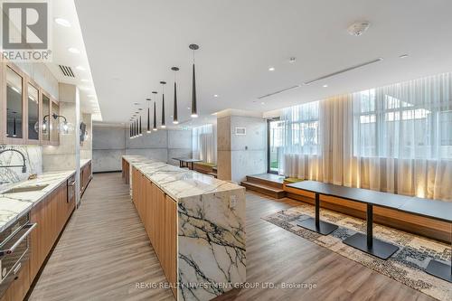 2701 - 251 Manitoba Street, Toronto (Mimico), ON - Indoor Photo Showing Kitchen With Upgraded Kitchen