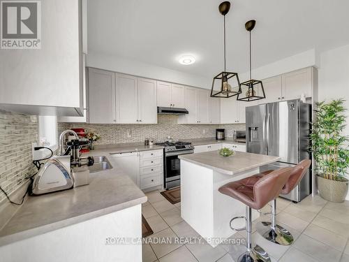 68 Mcwatters Street, Hamilton, ON - Indoor Photo Showing Kitchen With Double Sink With Upgraded Kitchen