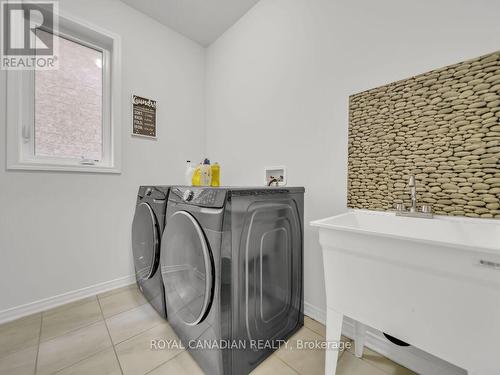 68 Mcwatters Street, Hamilton, ON - Indoor Photo Showing Laundry Room