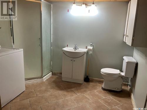 300 5Th Street N, Nipawin, SK - Indoor Photo Showing Bathroom