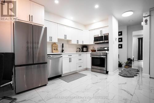 Newer Appliances - 26 - 120 Centre Street, London, ON - Indoor Photo Showing Kitchen