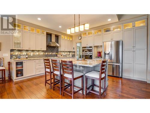 13345 Shoreline Drive, Lake Country, BC - Indoor Photo Showing Kitchen With Stainless Steel Kitchen With Upgraded Kitchen