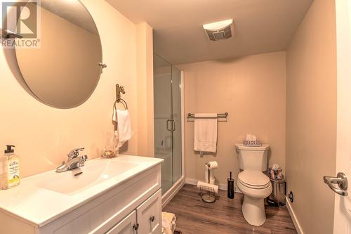 2611 6 Highway, Lumby, BC - Indoor Photo Showing Bathroom