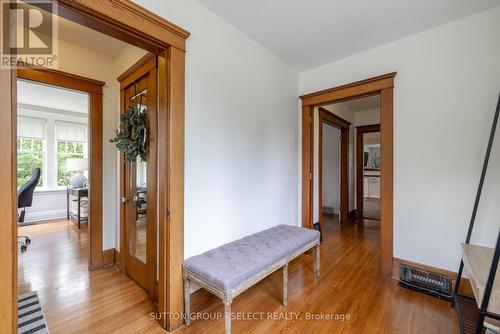 1009 Wellington Street, London, ON - Indoor Photo Showing Other Room