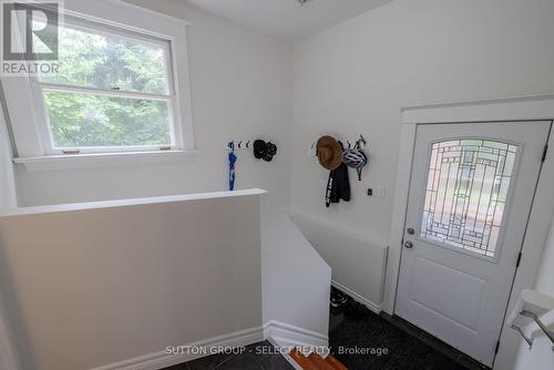 1009 Wellington Street, London, ON - Indoor Photo Showing Other Room