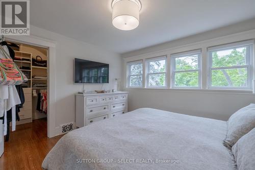 1009 Wellington Street, London, ON - Indoor Photo Showing Bedroom