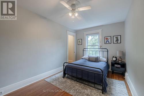 1009 Wellington Street, London, ON - Indoor Photo Showing Bedroom