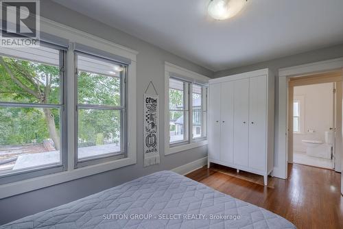 1009 Wellington Street, London, ON - Indoor Photo Showing Bedroom