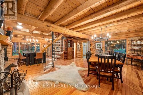 10608 Longwoods Road, Middlesex Centre (Delaware Town), ON - Indoor Photo Showing Dining Room