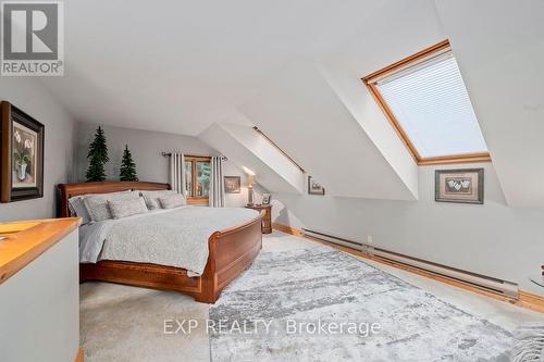 10608 Longwoods Road, Middlesex Centre (Delaware Town), ON - Indoor Photo Showing Bedroom