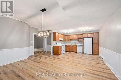 10608 Longwoods Road, Middlesex Centre (Delaware Town), ON - Indoor Photo Showing Kitchen